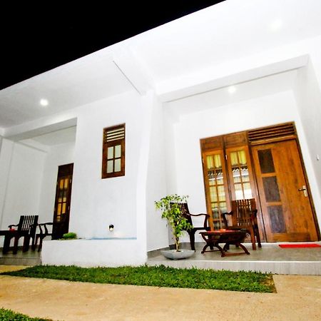 Sirisara Holiday Resort Anuradhapura Esterno foto