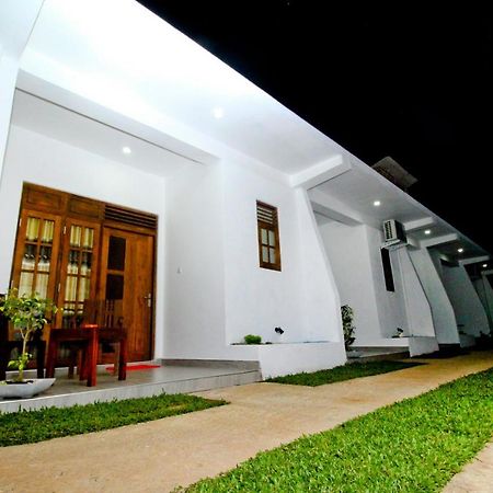 Sirisara Holiday Resort Anuradhapura Esterno foto
